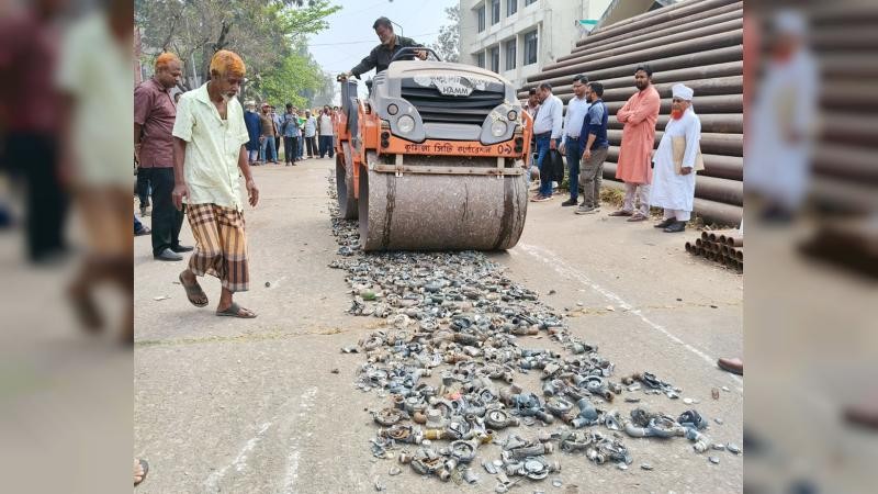 কুমিল্লা বাখরাবাদ গ্যাসের অবৈধ ৫শ ৮১টি রেগুলেটর ধ্বংস