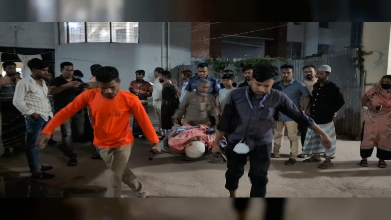 নোয়াখালীতে পূর্ব শত্রুতার জেরে প্রকাশ্যে যুবককে হত্যা