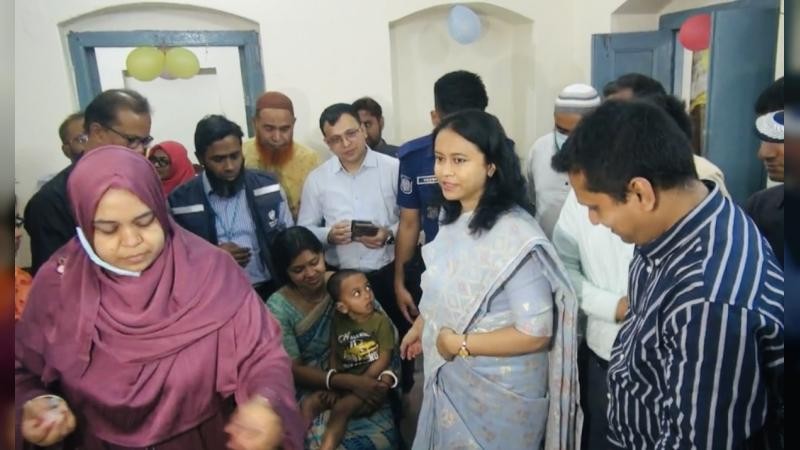 নাটোরে হামের বিশেষ টিকাদান কর্মসূচির উদ্বোধন