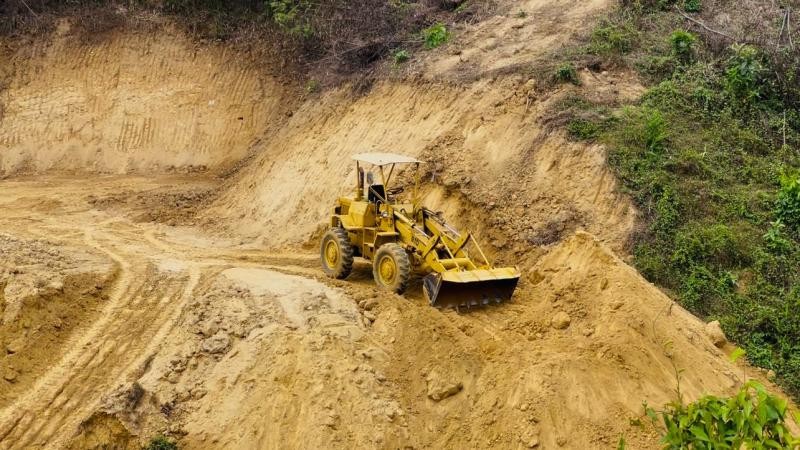 মানিকছড়িতে বেড়েই চলেছে অবৈধ পাহাড় খেকোদের দৌরাত্ম্য, অভিযানে দুটি গাড়ি জব্দ