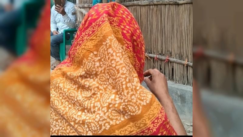 পাংশায় চাঁদার দাবীতে প্রবাসীর স্ত্রীকে মারধর, থানায় লিখিত অভিযোগ দায়ের