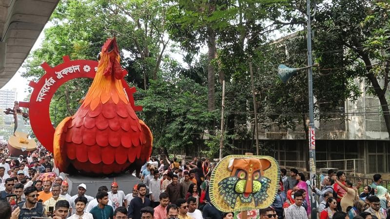 উৎসবের আমেজে বৈশাখী শোভাযাত্রা অনুষ্ঠিত