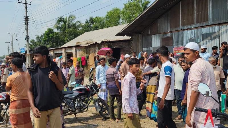 বগুড়ার শেরপুরে ফ্লাইওভারের নিচে বাসের ধাক্কায় সাইকেল আরোহী তরুণের মর্মান্তিক মৃত্যু