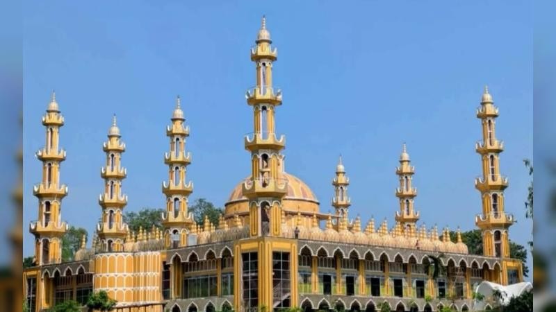 টাঙ্গাইলের গোপালপুরে ২০১ গম্বুজ মসজিদ নিয়ে অপপ্রচারের বিরুদ্ধে প্রতিষ্ঠাতা ও স্থানীয়দের তীব্র প্রতিবাদ