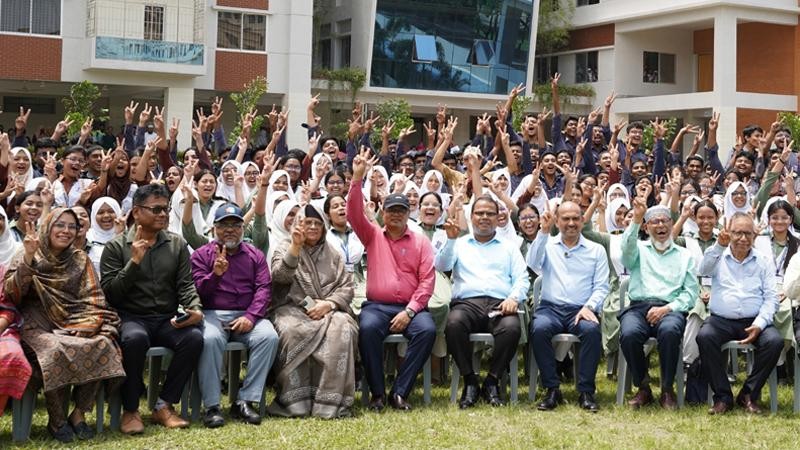 উত্তরায় মাইলস্টোন কলেজের এসএসসি পরীক্ষায় ৯৯.৬৭ শতাংশ পাসের হার ও ৬১৩ জনের জিপিএ ৫