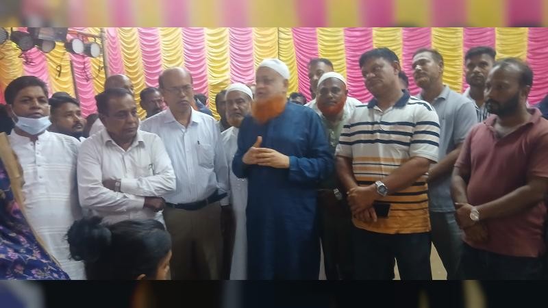 সাম্প্রদায়িক সম্প্রীতি বজায় রাখতে হবে, পূজা মণ্ডপ পরিদর্শনে এমন মন্তব্য স্থানীয় সংসদ সদস্যের