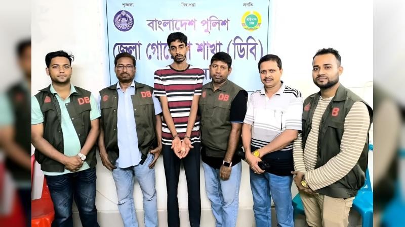 বরগুনায় ডিবি পুলিশের অভিযানে ৪০ পিস ইয়াবাসহ গ্রেফতার এক মাদক ব্যবসায়ী