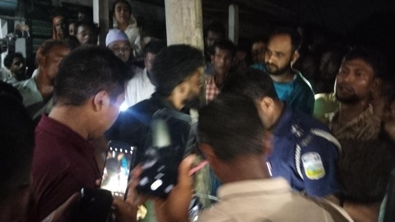 ভালুকায় বাকিতে চুল না কাটায় সেলুন ব্যবসায়ীকে উপর্যুপরি ছুরিকাঘাতে হত্যা