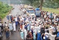 গোপালগঞ্জে হামলার প্রতিবাদে মানিকগঞ্জে ঢাকা-আরিচা মহাসড়ক অবরোধ