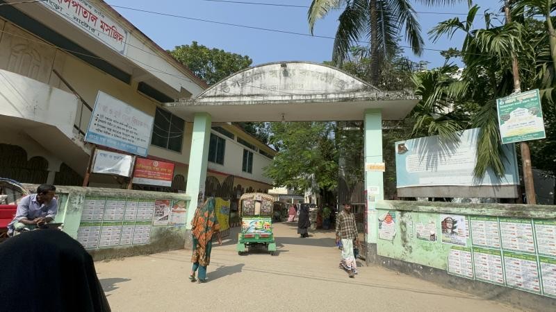 অনিয়মের শীর্ষে নাটোরের সিংড়ায় সরকারি হাসপাতাল, ভোগান্তির শেষ নেই রোগীদের