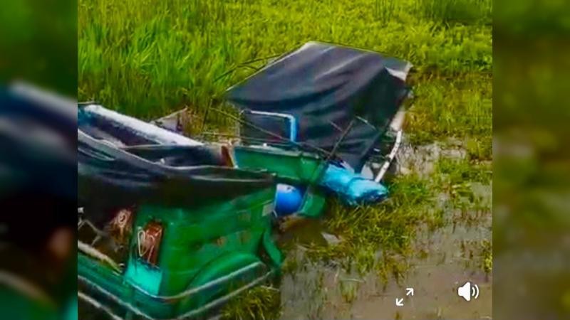 ট্রেনের ধাক্কায় অটোরিকশার চালকসহ নিহত ২