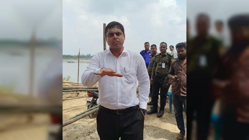 সংবাদ সংগ্রহ করতে যাওয়া সাংবাদিকদের বললেন ম্যাজিস্ট্রেট "আপনারা তো সন্ত্রাসী"