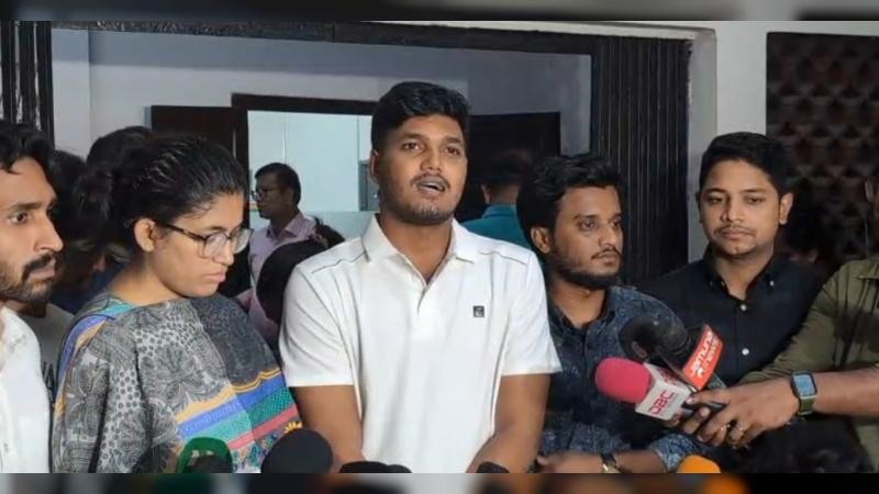 ডাকসু নির্বাচনে অসঙ্গতির অভিযোগ, প্রশাসনের গড়িমসিতে ক্ষোভ