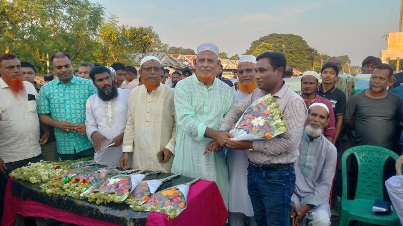 দীর্ঘ প্রতীক্ষার পর অবশেষে কালুখালী জংশনে বেনাপোল এক্সপ্রেস ট্রেনের যাত্রাবিরতি শুরু