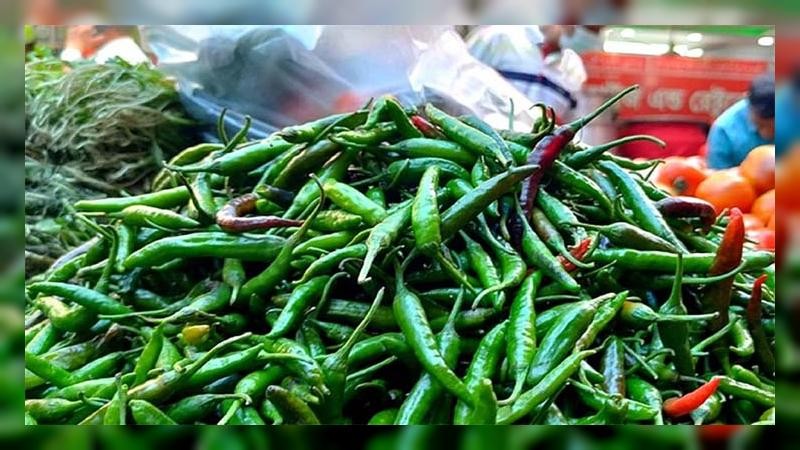 বরিশালে সবজির বাজারে আগুন, কাঁচামরিচ ৪০০-৫০০ টাকা কেজি