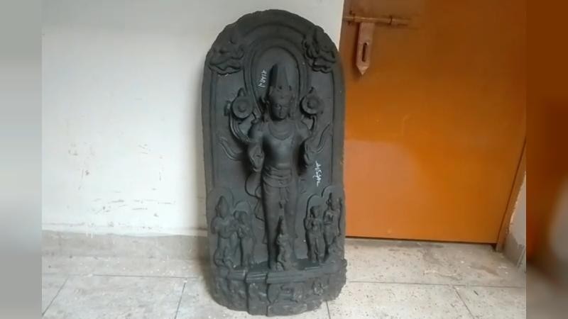 সাভারে কোটি টাকা মূল্যের কষ্টিপাথরের বিষ্ণু মূর্তি উদ্ধার, গ্রেপ্তার ১