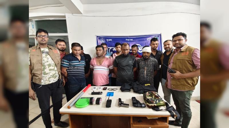 সাভারে ২৫ লাখ টাকা ডাকাতির ঘটনায় ৯ ডাকাত সদস্য গ্রেপ্তার