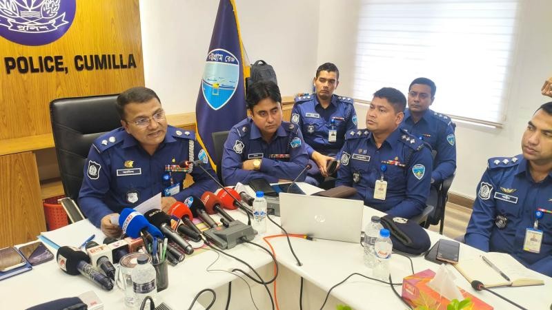 কুমিল্লায় সাংবাদিকদের সাথে নবাগত পুলিশ সুপারের মতবিনিময়