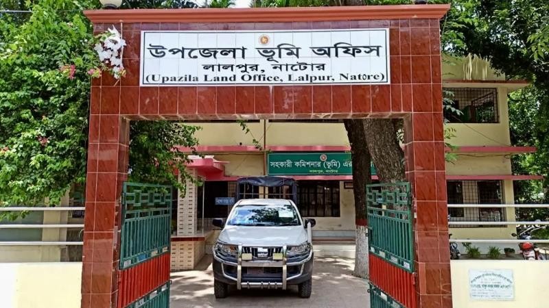 নাটোরে ভূমি অফিসে চুরি; ৪দিন পেরিয়ে গেলেও উদ্ধার হয়নি মালামাল