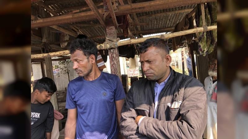 রাজবাড়ীর গোয়ালন্দে জনতার হাতে আটক দুই গরু চোর