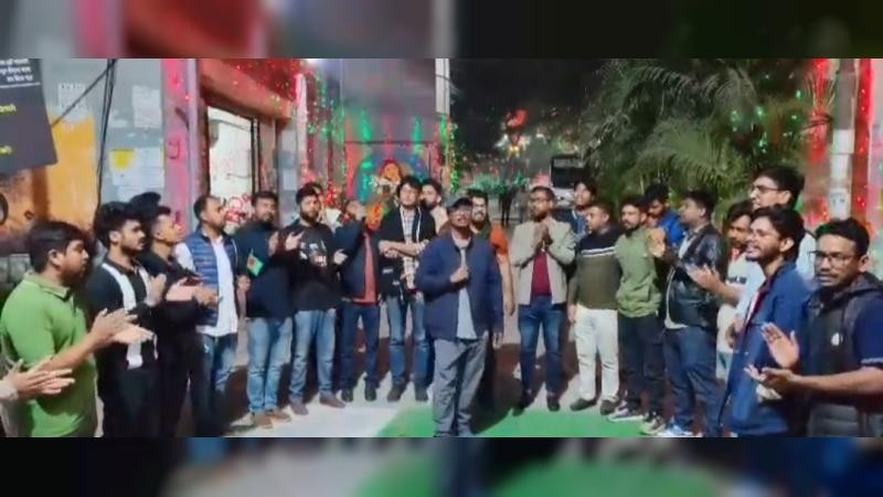 জবি ক্যাম্পাসে পাকিস্তানের পতাকা অঙ্কন ঘিরে উত্তেজনা, ছাত্রদলের বিক্ষোভ