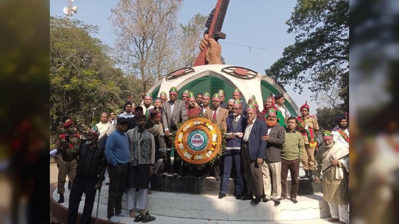বিজয় দিবসে ইবির জিয়া পরিষদের শ্রদ্ধাঞ্জলি নিবেদন