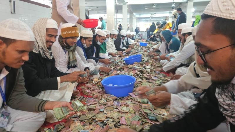 ৩ ঘণ্টায় পাগলা মসজিদে গণনা হলো ৮ কোটি ২৩ লাখ টাকা