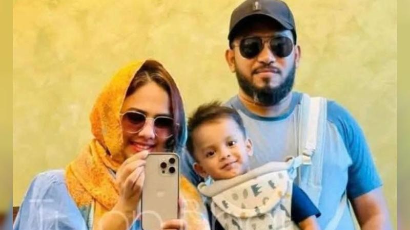 চৌদ্দগ্রামে পাশাপাশি কবরে দাফন করা হলো স্বামী-স্ত্রী ও সন্তানকে