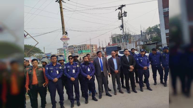 বরগুনার তালতলীতে নৌবাহিনী ও পুলিশের সমন্বয়ে বিশেষ অভিযান