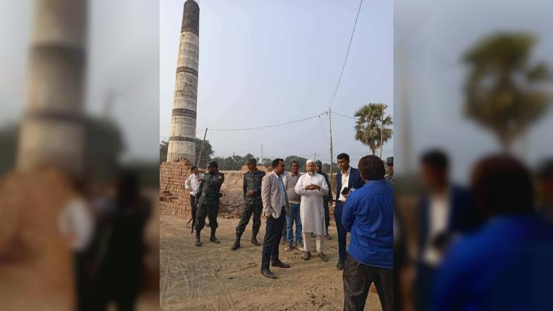 বালিয়াকান্দিতে অবৈধ ইটভাটা গুঁড়িয়ে দিয়ে অর্ধ লক্ষাধিক টাকা জরিমানা