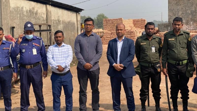 দেবিদ্বারে দুই ইটভাটাকে ছয় লাখ টাকা জরিমানা