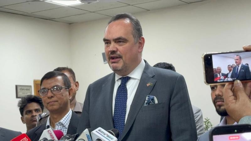 কোনো পক্ষ নয়, নির্বাচিত সরকারের সঙ্গেই কাজ করবে আমেরিকা: মার্কিন রাষ্ট্রদূত