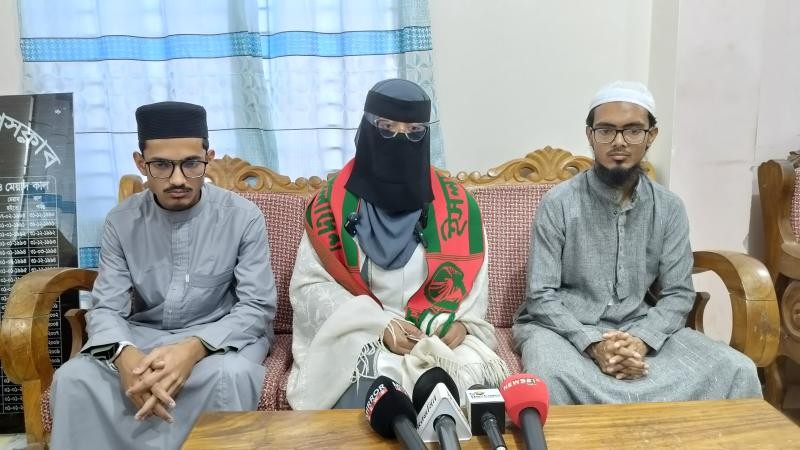 হাত পাখার নারী কর্মীদের ওপর জামায়াতের হামলা, আহত ৩