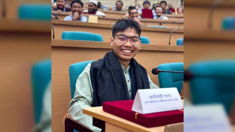 পদত্যাগের ঘোষণা থেকে সরে এলেন ডাকসুর সর্বমিত্র