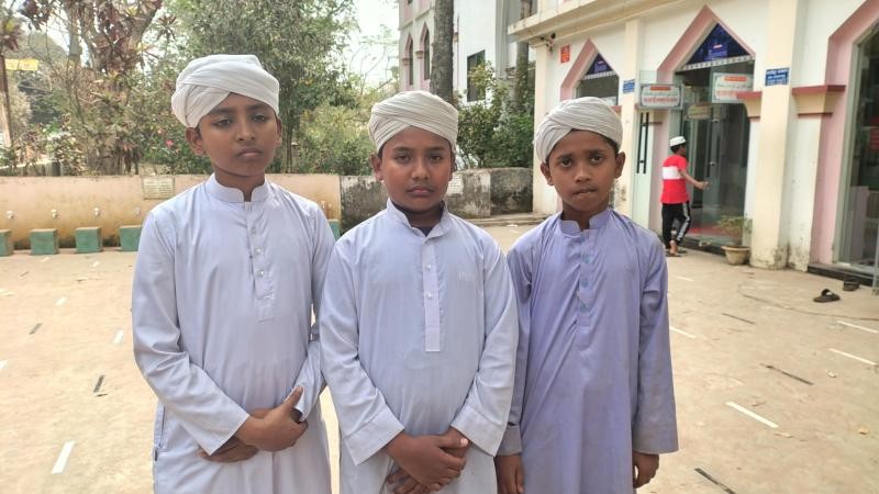 কুমিল্লা শিশুদের দিয়ে চাঁদা সংগ্রহকালে আটক