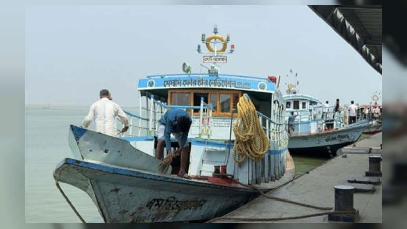 দৌলতদিয়া-পাটুরিয়া নৌরুটে লঞ্চ-জাহাজ সংঘর্ষে আহত ১০