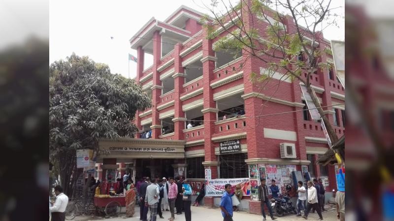 জমে ওঠেছে কুমিল্লা জেলা আইনজীবী সমিতির নির্বাচনী প্রচার-প্রচারণা