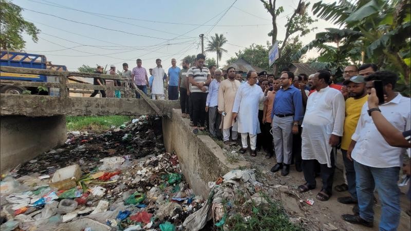বুড়িচং পৌরসভার খাল পুনঃখননের উদ্যোগ, পরিদর্শন করলেন এমপি