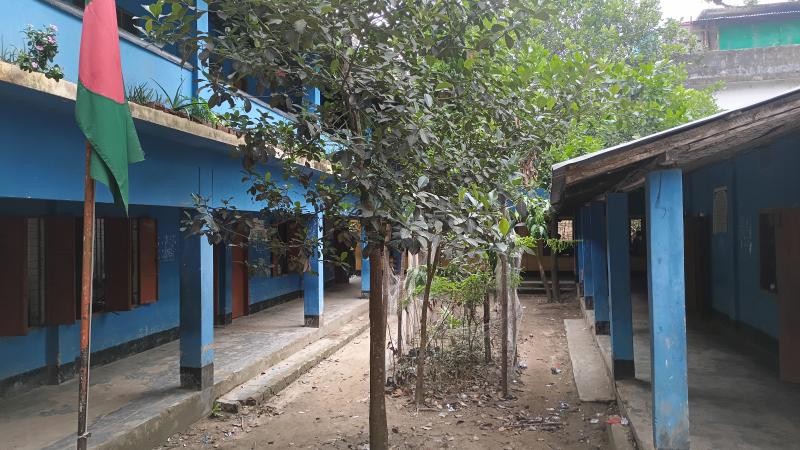 ৩৫ বছরেও সমাধান হয়নি অবকাঠোমো সমস্যা