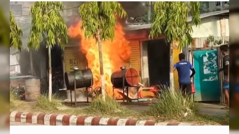 বরগুনায় অতিরিক্ত পেট্রোল নিতে গিয়ে মোটরসাইকেলে আগুন