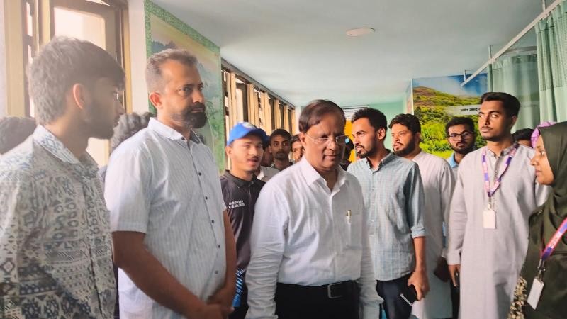 যবিপ্রবির ছাত্রী অসুস্থের ঘটনায় ২৪ ঘন্টা পরেও ৭০ এর অধিক শিক্ষার্থী হাসপাতালে ভর্তি