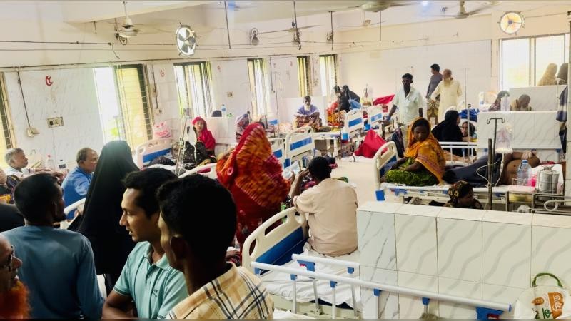 নাটোরে চাল-পানি খেয়ে হঠাৎ অসুস্থ ৮ কৃষক