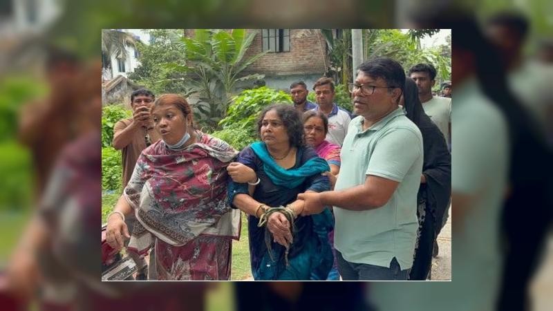 যশোরে মেয়ের হাতে মা খুন, আটক মেয়ে