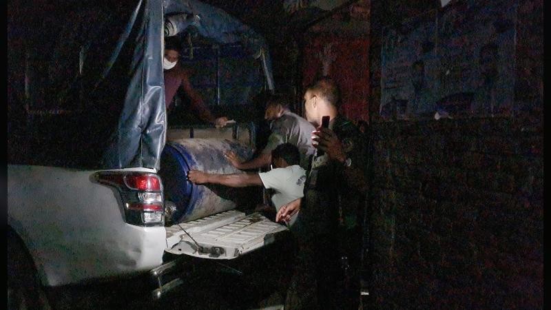 গুরুদাসপুরে অবৈধভাবে তেল বিক্রির অভিযোগ, ১ হাজার লিটার তেল জব্দ