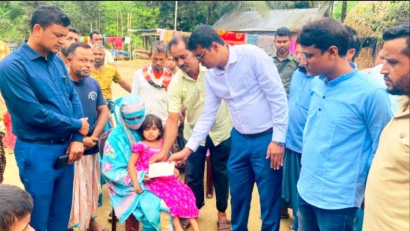 ঝিনাইগাতীতে বজ্রপাতে নিহত শিক্ষকের পরিবারকে আর্থিক সহায়তা