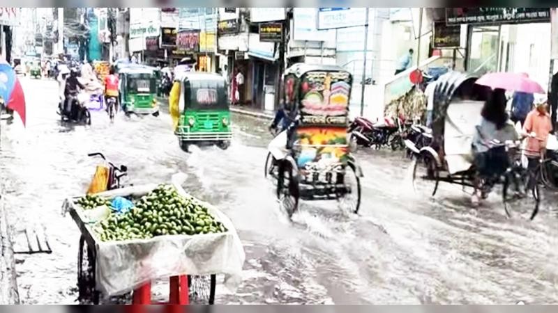 ভারী বৃষ্টিতে ডুবল বরিশাল : ২৪ ঘণ্টায় রেকর্ড ৬৩ মিলিমিটার