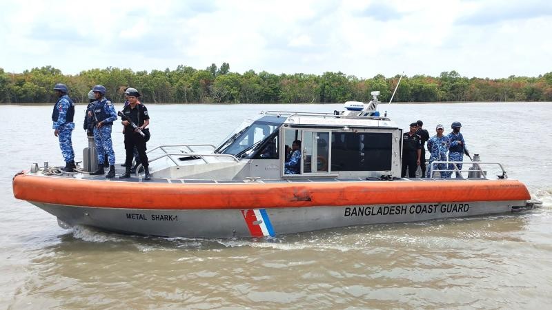 সুন্দরবনে দস্যু দমনে যৌথ বাহিনীর জোরালো অভিযান