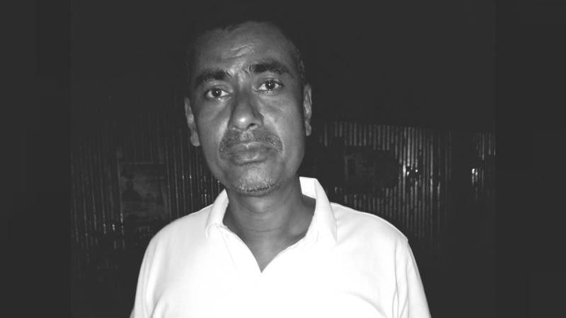 নাটোরে নিজ বাড়ি থেকে মাছ ব্যবসায়ীর গলাকাটা লাশ উদ্ধার