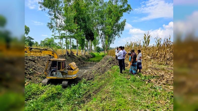রৌমারীতে খাল খনন কাজের উদ্বোধন
