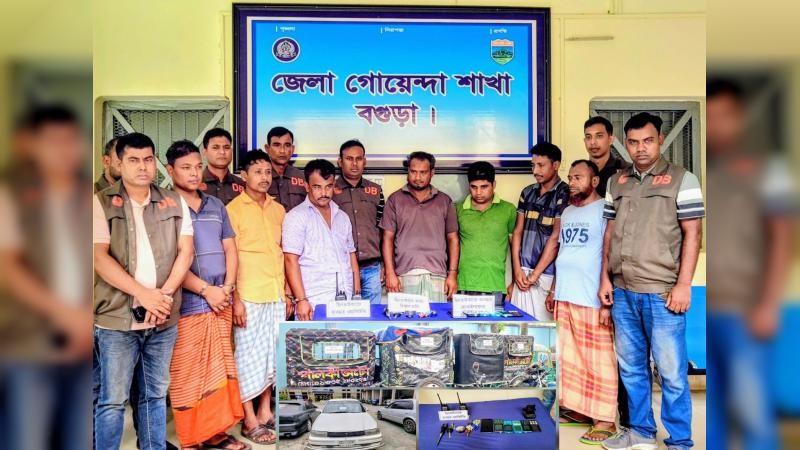 ডিবি বা সাংবাদিক পরিচয়ে সাধারণ চালকদের টার্গেট করে ছিনতাই